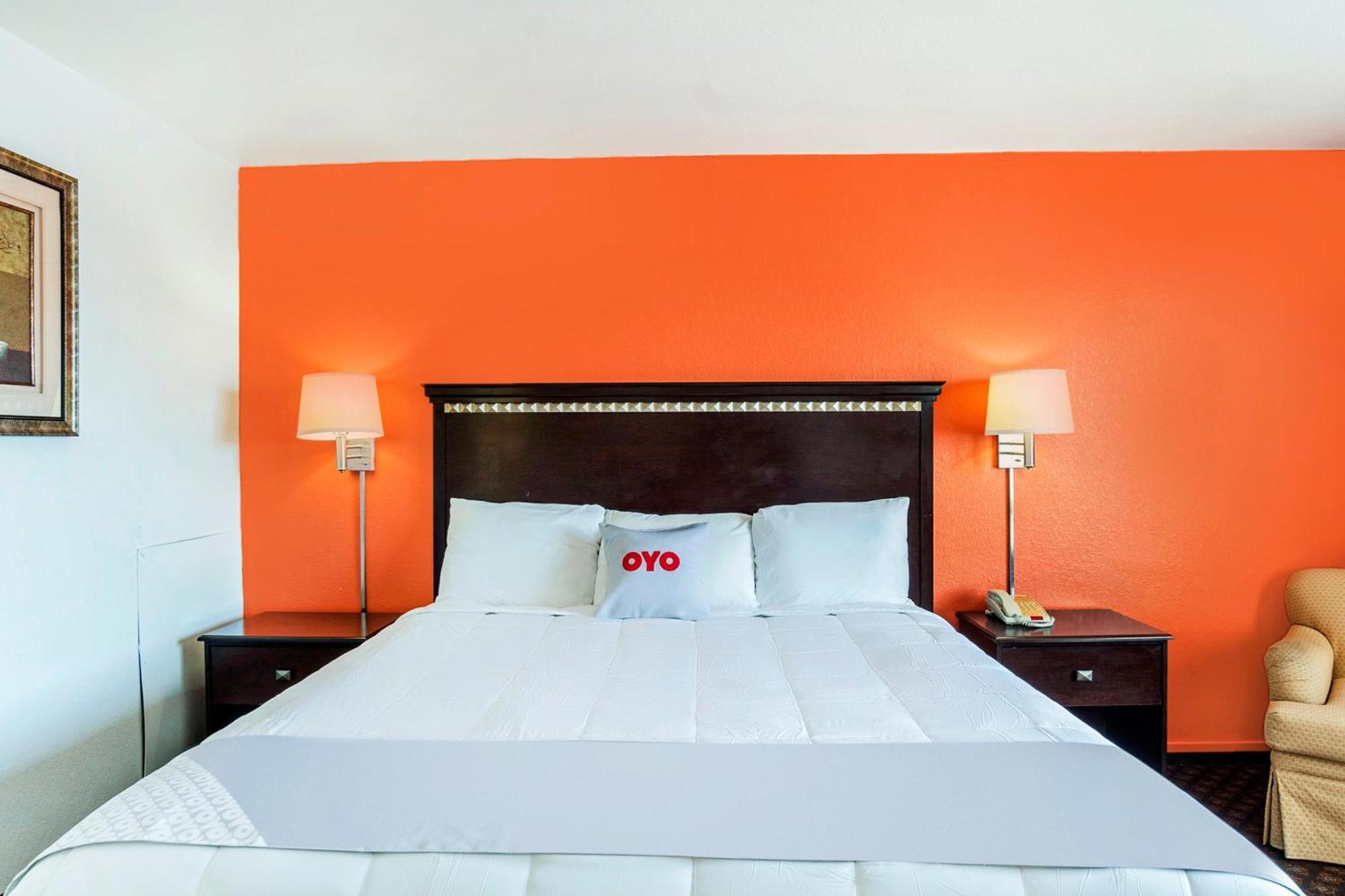 Oyo Townhouse Dodge City Ks Extérieur photo