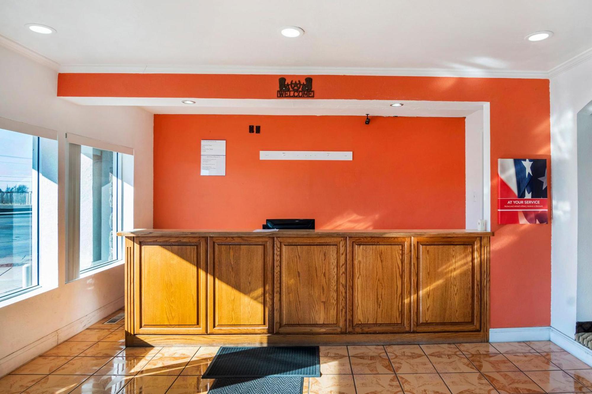 Oyo Townhouse Dodge City Ks Extérieur photo