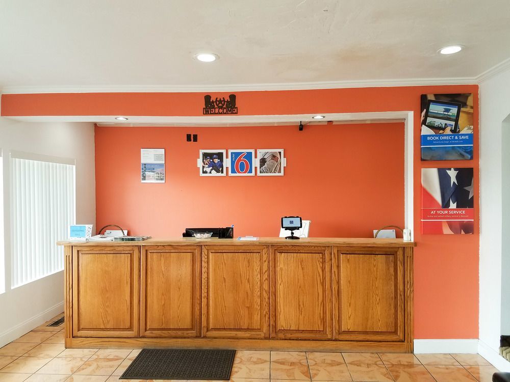 Oyo Townhouse Dodge City Ks Extérieur photo
